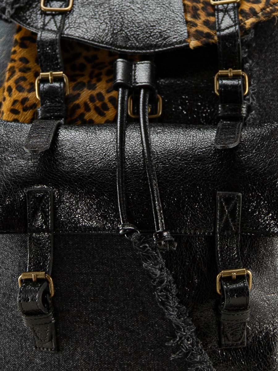 foto-vista-zoom-material-mochila-cuero-mujer-leopardo-negro-monlegionnaire-chimere-denim-negro-paul-marius-bbp-ch-b-denim