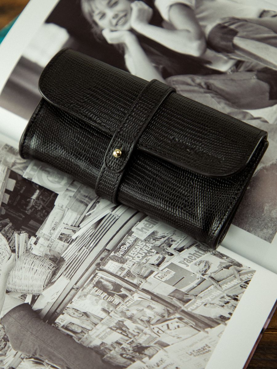 foto-vista-frontal-estuche-para-gafas-cuero-negro-azabache-oscar-1960-paul-marius-m50-l-b