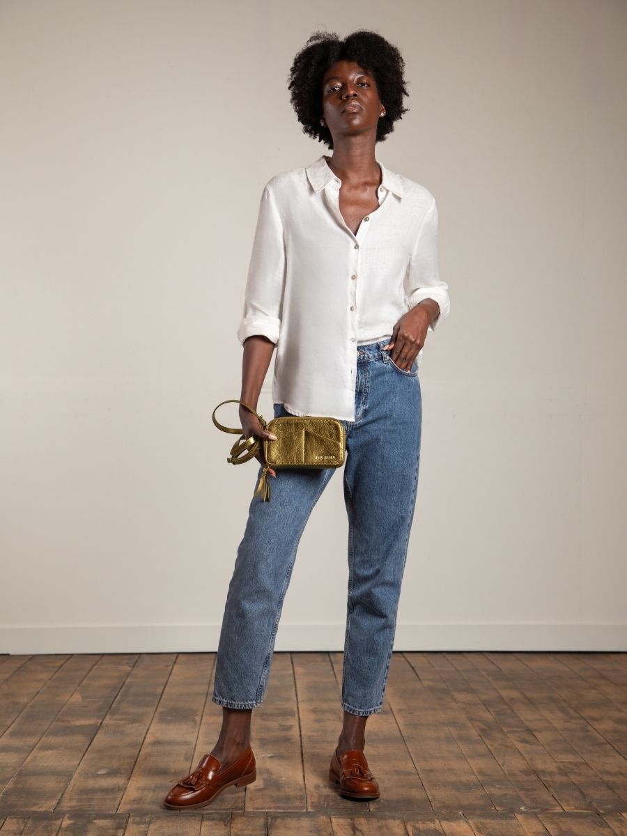 foto-vista-interior-bolso-cinturón-cuero-dorado-paula-bronze-paul-marius-m66-og