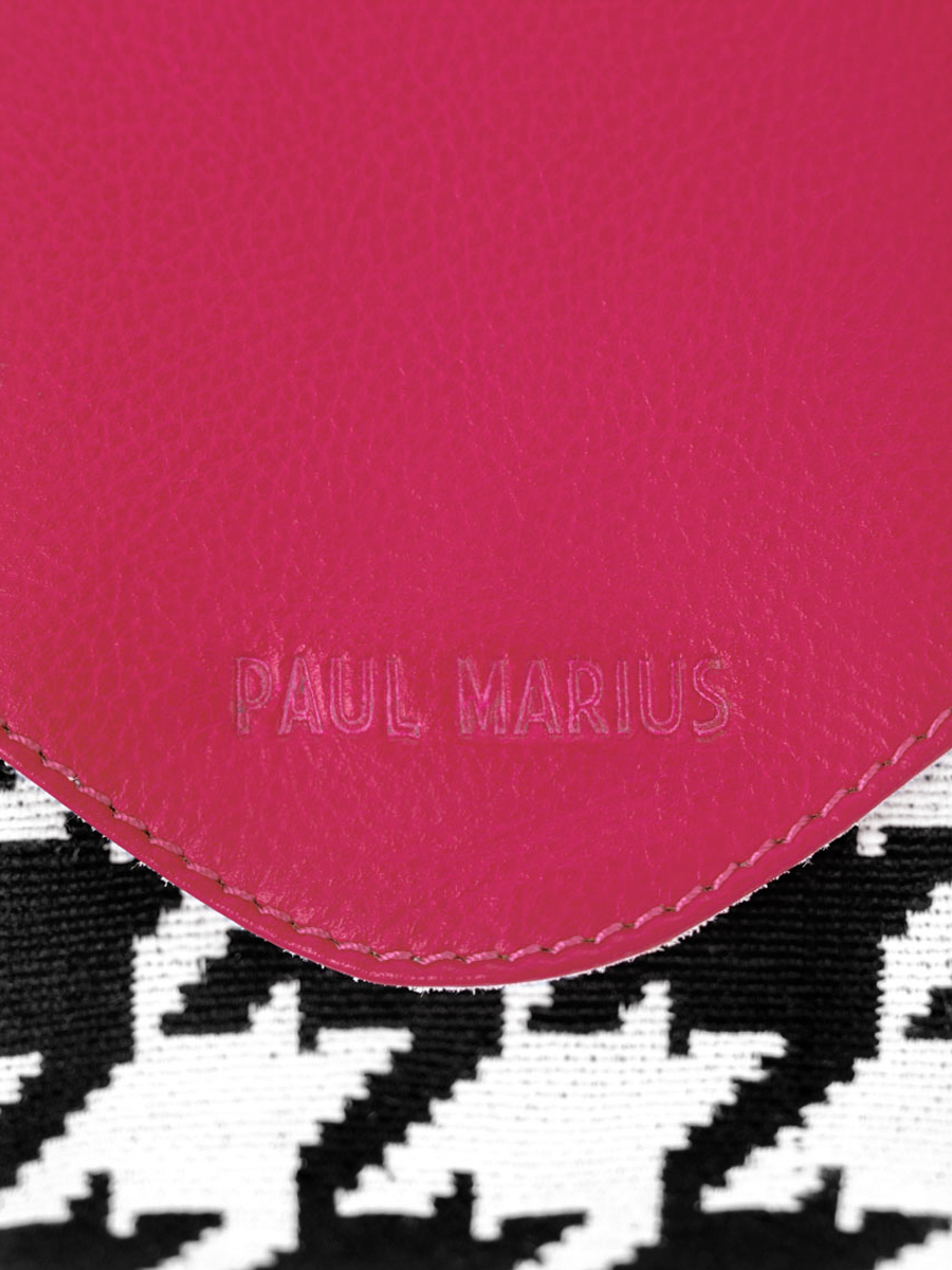 foto-en-primer-plano-material-bolso-bandolera-cuero-rosa-suzon-m-allure-fuchsia-paul-marius-w25m-hs2-pi