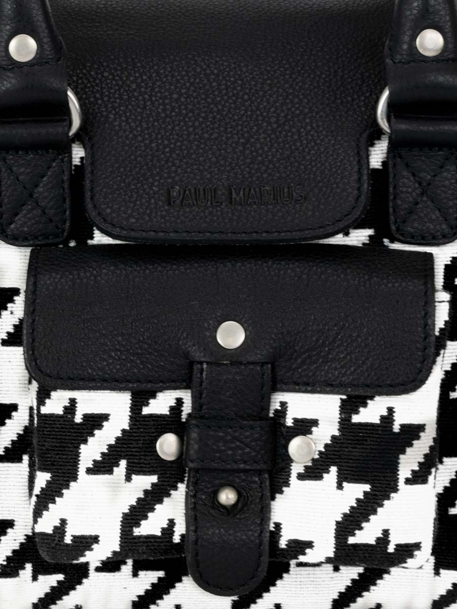 foto-en-primer-plano-material-bolso-mano-cuero-negro-lerive-gauche-s-allure-negro-paul-marius-w01s-hs2-b