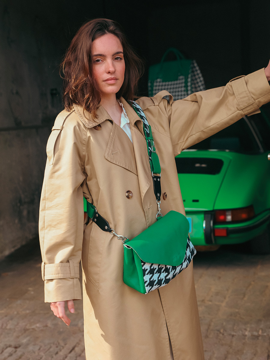 foto-vista-interior-bolso-bandolera-cuero-morado-suzon-m-allure-verde-paul-marius-w25m-hs2-gr