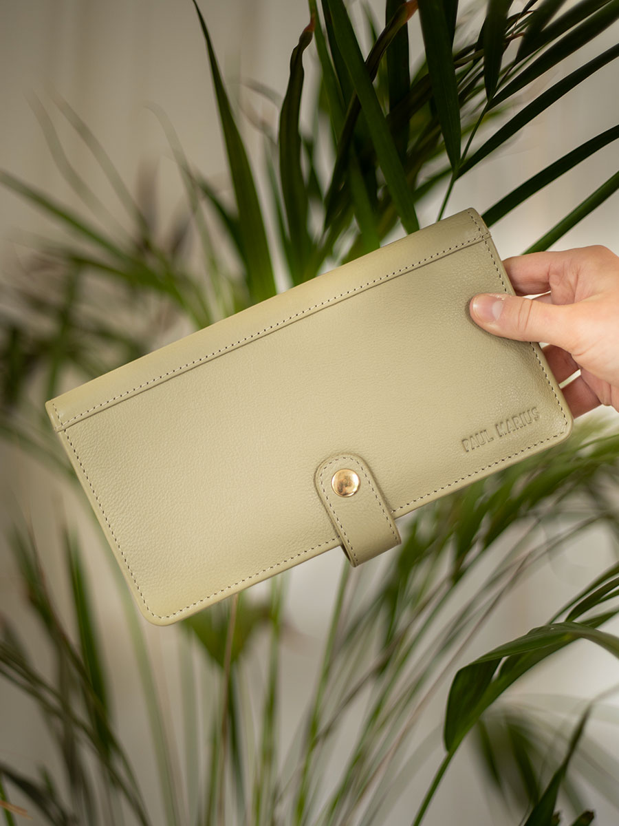 foto-interior-cartera-cuero-verde-charlotte-n2-art-deco-almendra-paul-marius-m67-ad-al