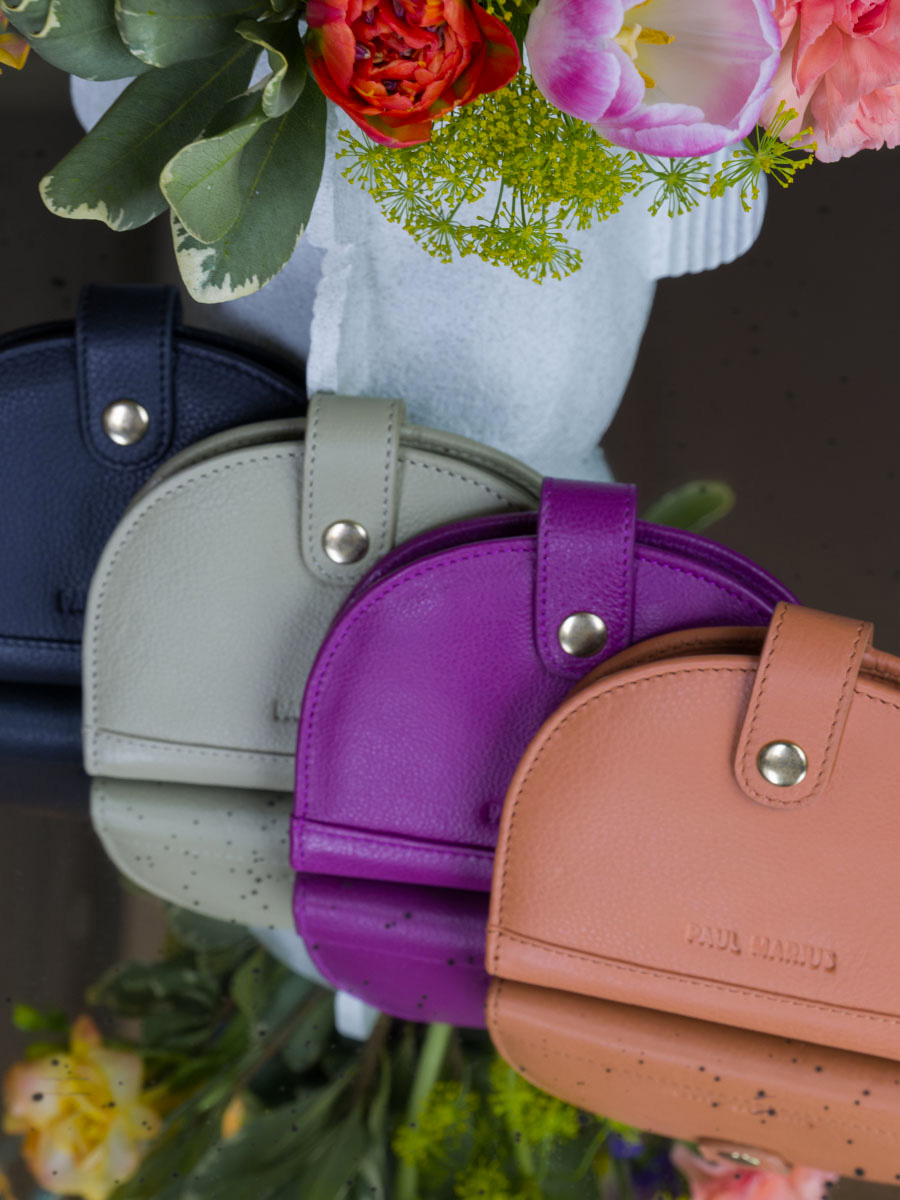 foto-material-cartera-cuero-verde-manon-n2-art-deco-almendra-paul-marius-m33-ad-al