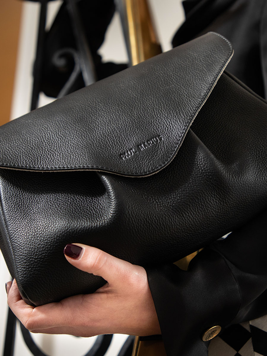 foto-material-bolso-bandolera-cuero-negro-suzon-m-art-deco-negro-paul-marius-w25m-ad-b