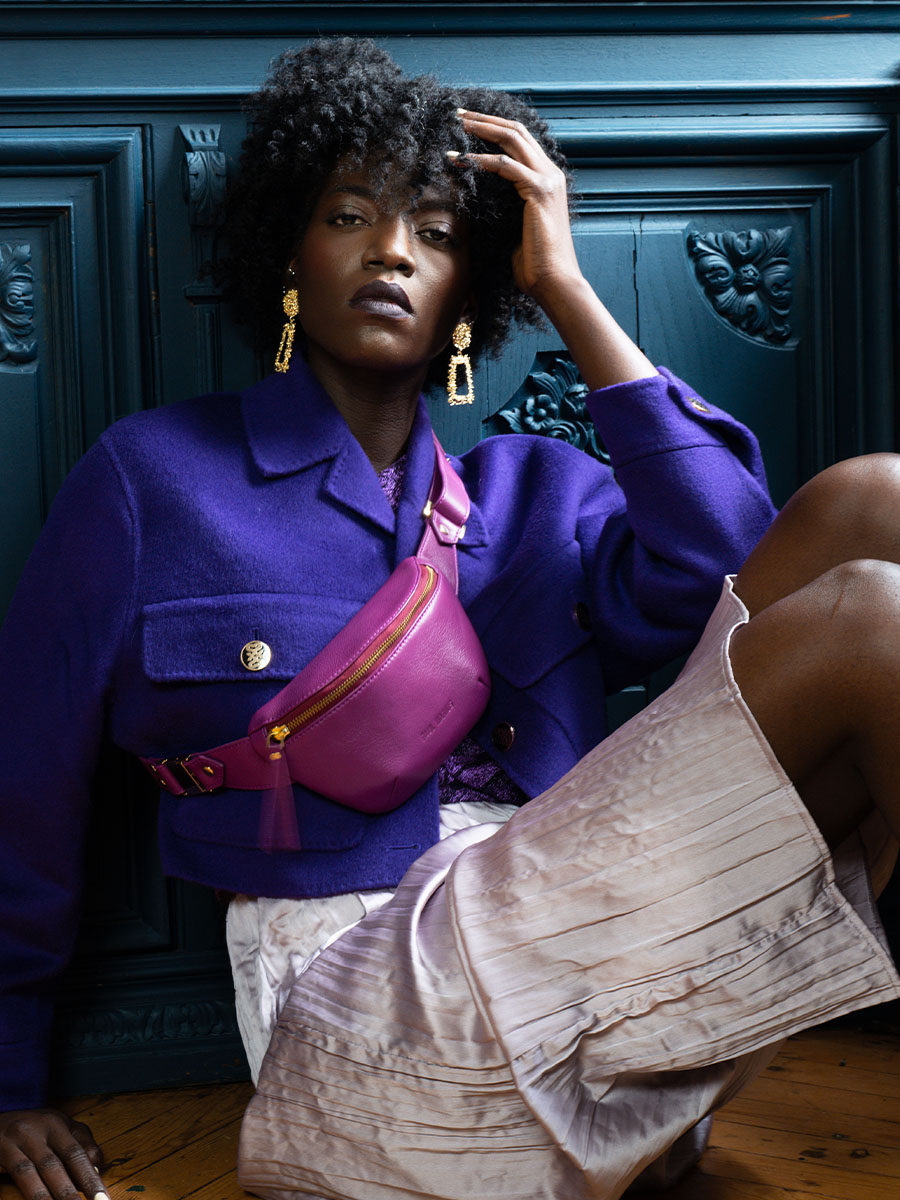 foto-material-mini-bolso-banana-cuero-morado-labanane-xs-art-deco-zinzolin-paul-marius-m503xs-ad-zi