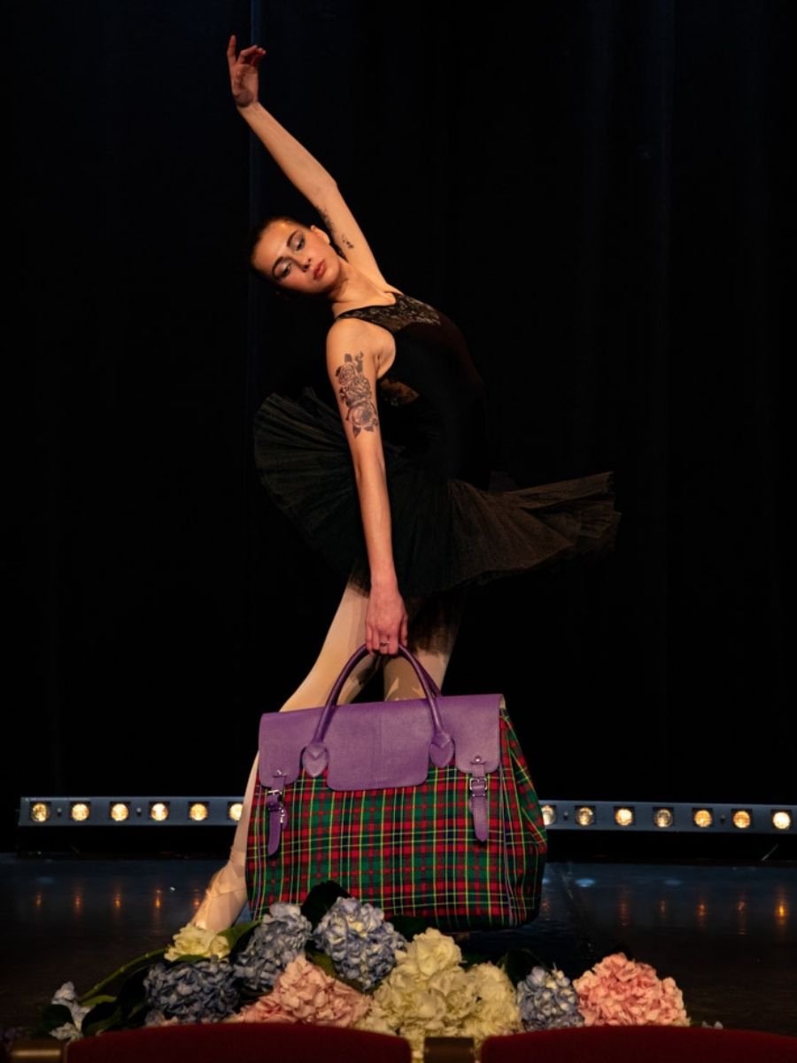 foto-vista-frontal-bolsa-de-viaje-cuero-tejido-tartán-rouen-delhi-versus-paul-marius-m105-sco-gr-p