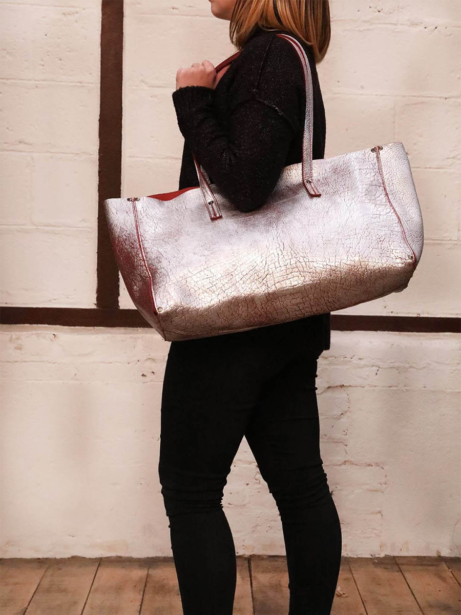 foto-bolso-bolso-de-cuero-mujer-plateado-leffronte-m-ladrillo-plateado-paul-marius-w12-rs