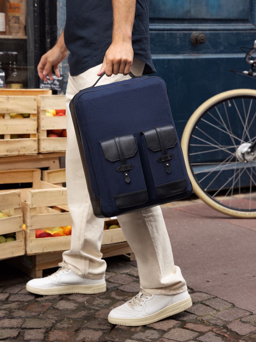 foto-vista-zoom-material-mochila-cuero-unisex-azul-negro-urbano-negro-lona-azul-marino-paul-marius-b08-obl-bluc