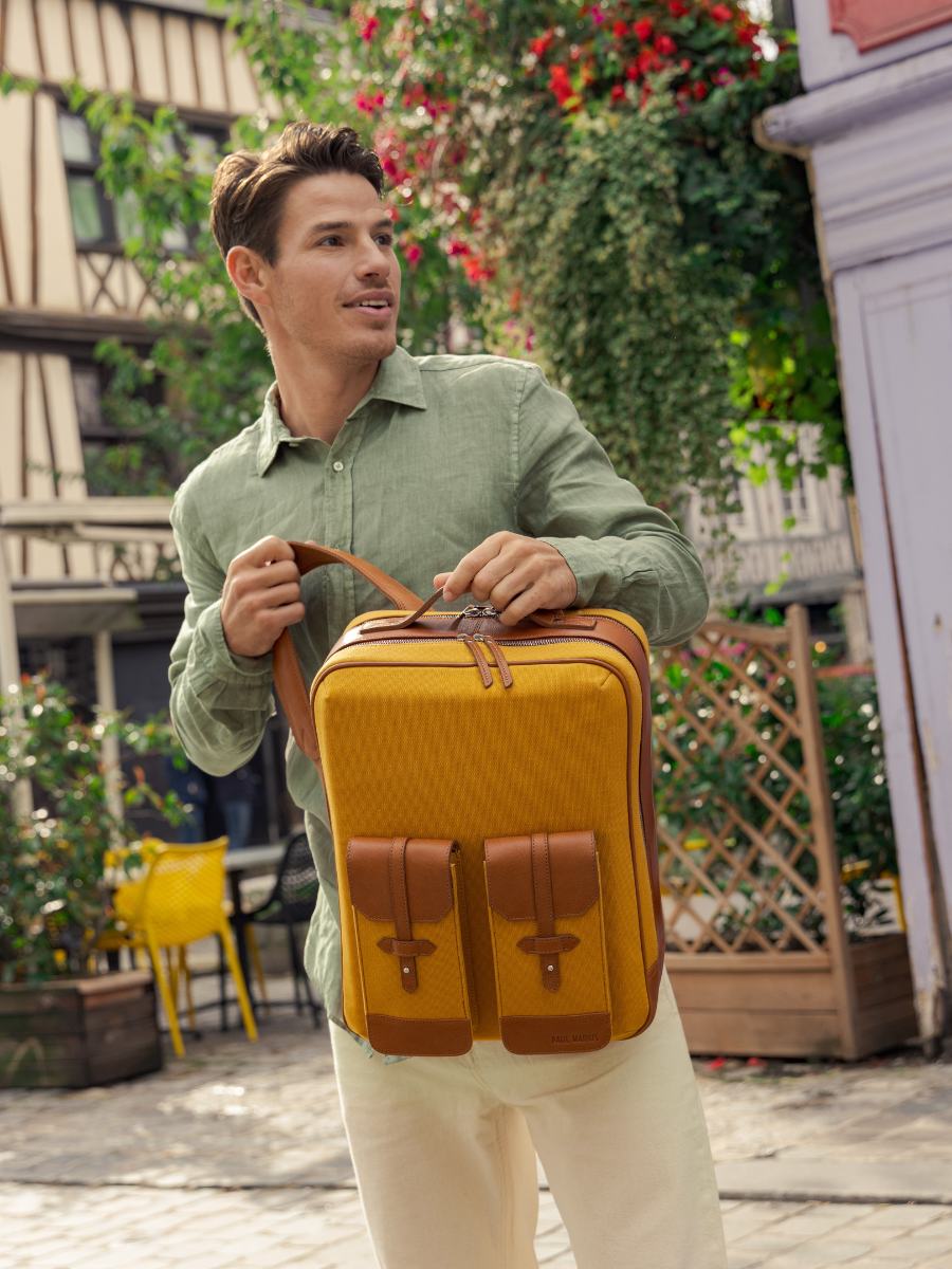 foto-vista-zoom-material-mochila-cuero-unisex-natural-amarillo-urbain-natural-lona-azafran-paul-marius-b08-ol-yc