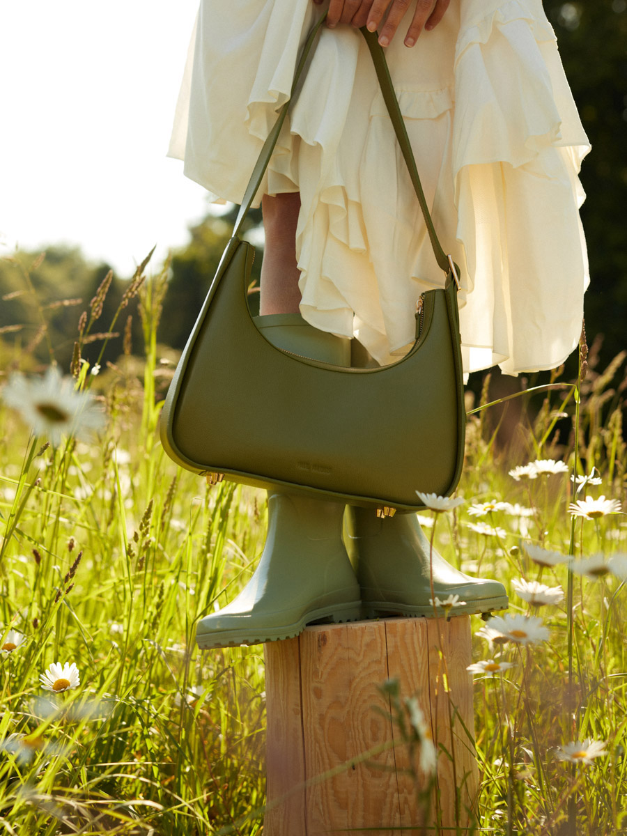 bolso-baguette-cuero-victoire-verde-oliva-vista-lateral-w54-gr-o