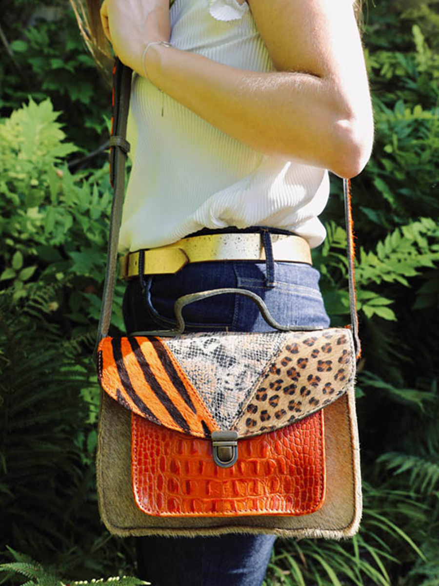 foto-vista-lateral-bolso-bandolera-cuero-mujer-naranja-verde-mademoiselle-george-chimere-naranja-caqui-paul-marius-w05-ch-o-k