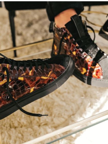 PM001 - Caimán ámbar barnizado