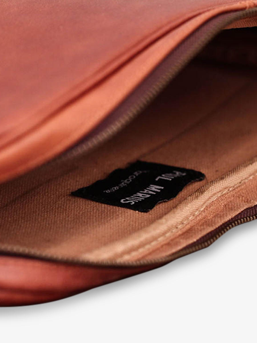 foto-interior-funda-ordenador-marrón-funda-ordenador-13-pulgadas-natural-paul-marius-m52s-l