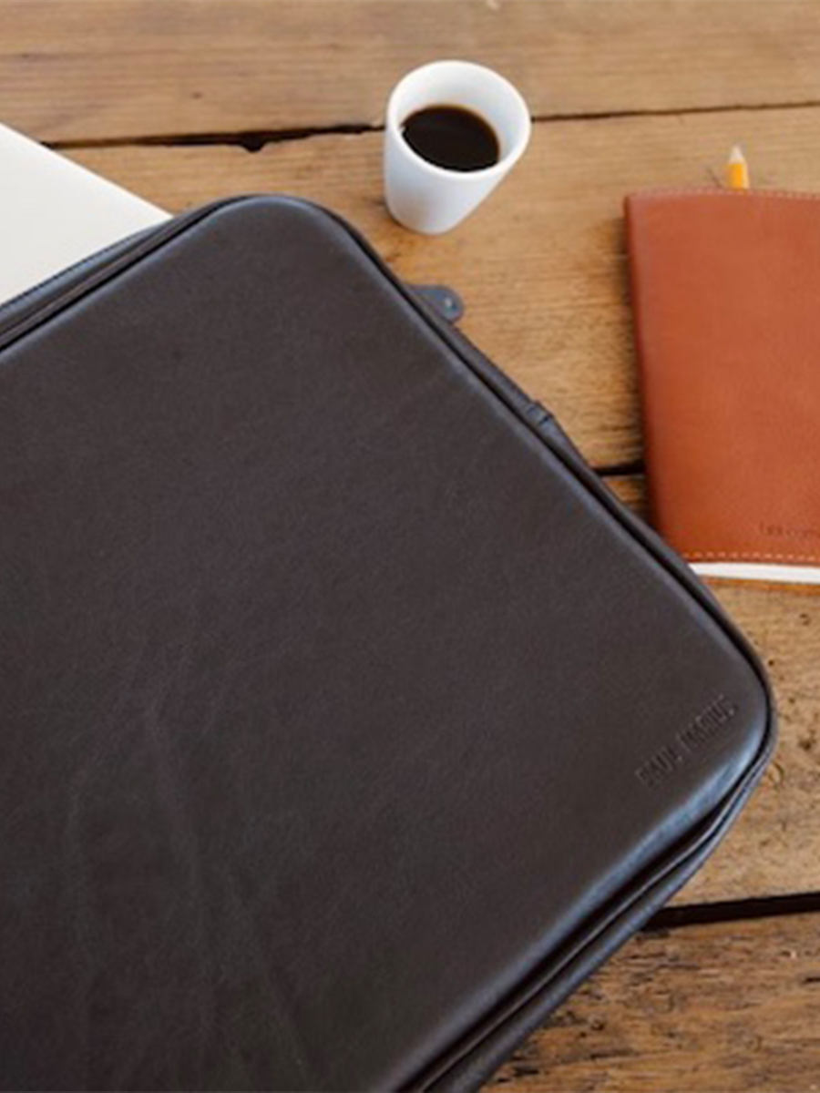 foto-bolsa-portátil-negra-funda-portátil-15-pulgadas-negra-paul-marius-m52m-b