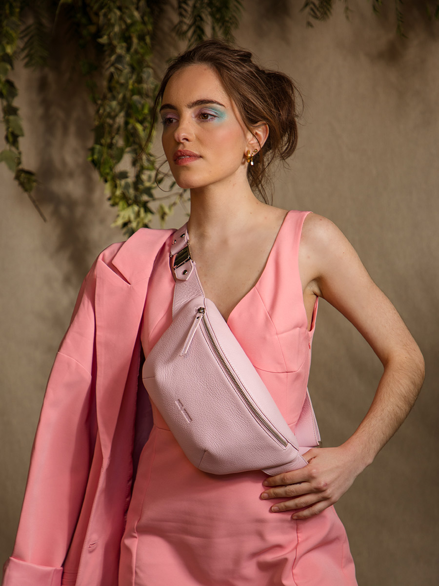 foto-bolso-banana-cuero-rosa-labanane-pastel-poudre-paul-marius-m503-pt-pi