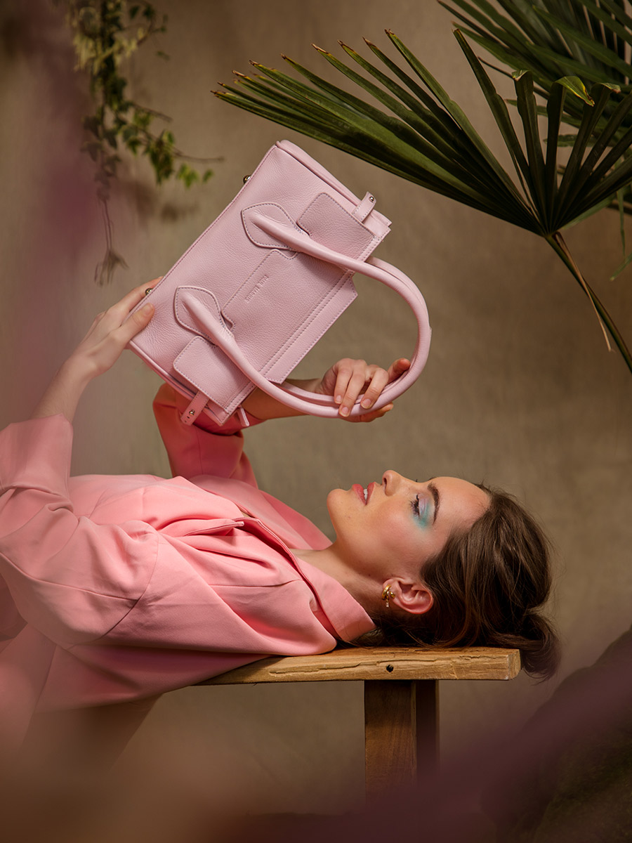 foto-material-bolso-de-mano-de-cuero-rosa-madeleine-s-pastel-poudre-paul-marius-w31s-pt-pi