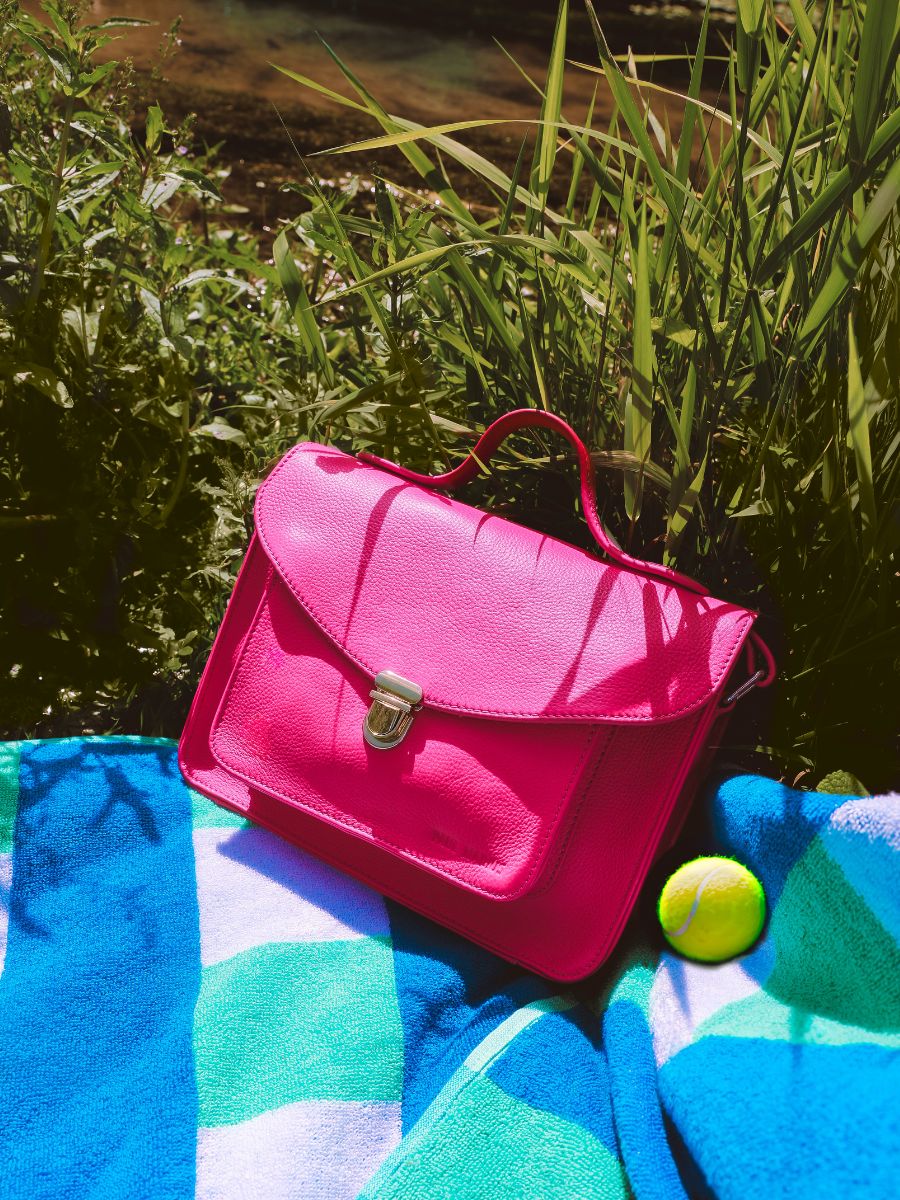 foto-vista-frontal-bolso-bandolera-cuero-rosa-mademoiselle-george-sorbet-framboise-paul-marius-w05-sb-pi