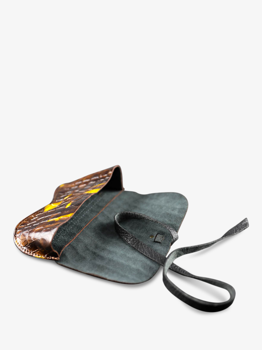 foto-interior-estuche-para-gafas-plateado-estuche-para-gafas-caimán-ámbar-barnizado-paul-marius-m49-c-am