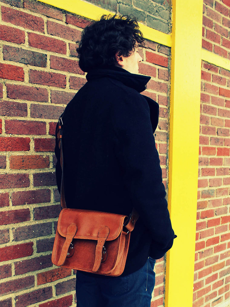 foto-bolso-bandolera-cuero-mujer-marrón-lasacoche-s-natural-paul-marius-m02s10-l