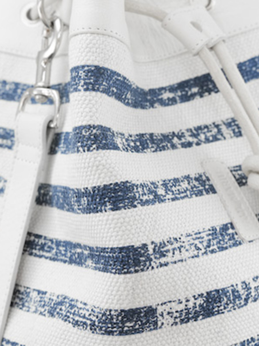 foto-vista-posterior-bolsa-de-viaje-tejidos-azul-blanco-lepacktage-côte-ouest-mariniere-paul-marius-m106-cnv-blu-w