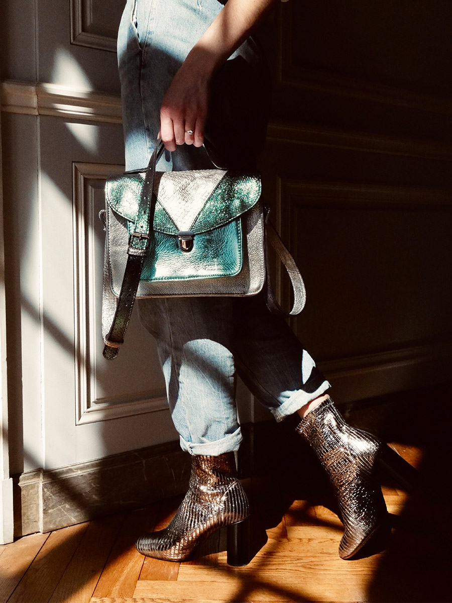 foto-bolso-bandolera-cuero-mujer-azul-blanco-mademoiselle-george-chimere-polar-paul-marius-w05-ch-s-blu