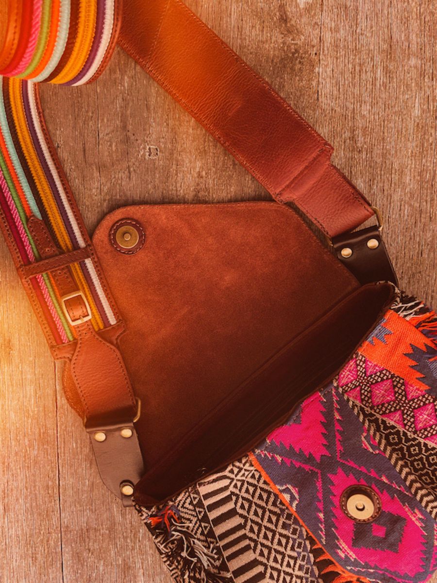 foto-bolso-bandolera-cuero-paulmarius-azul-blanco-suzon-m-horizon-paul-marius-w25m-hor