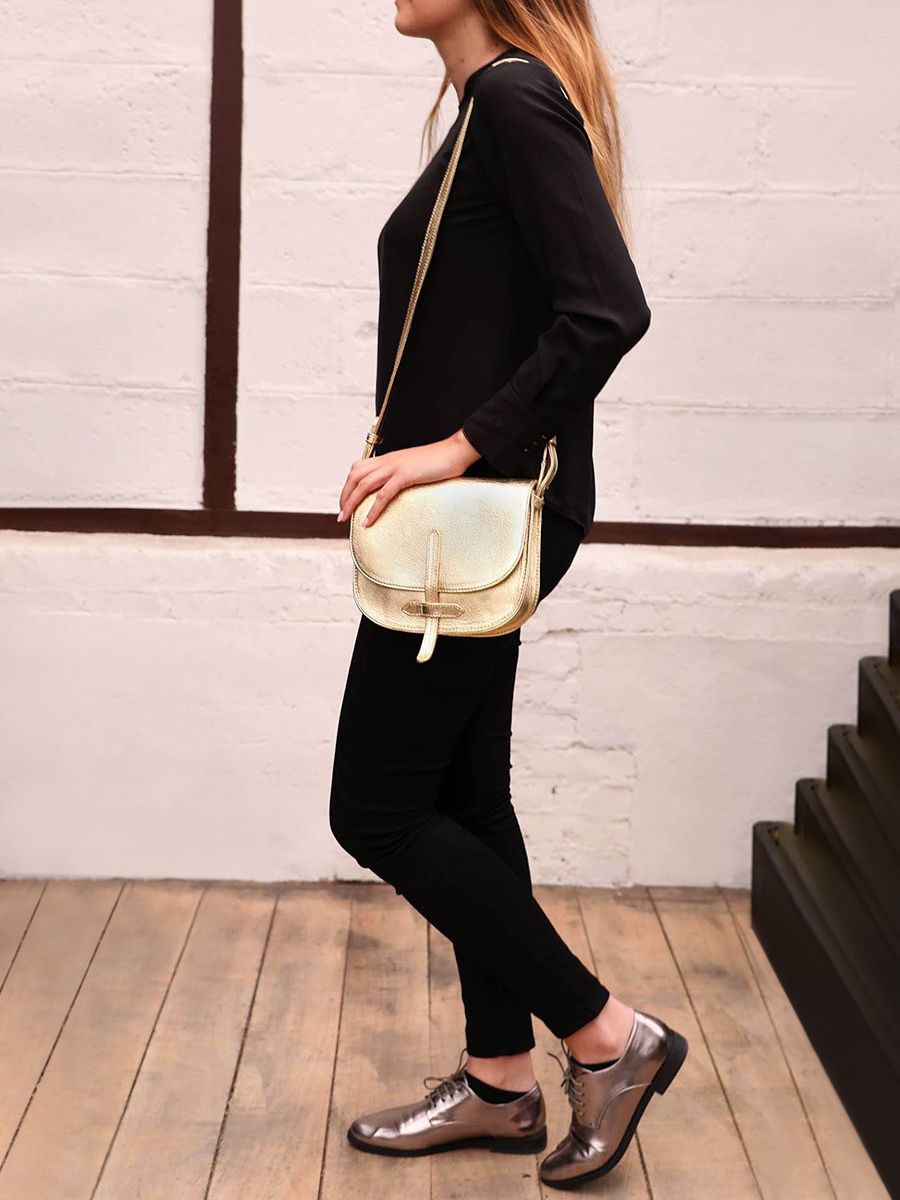 foto-bolso-bandolera-cuero-mujer-dorado-lidole-dorado-paul-marius-w16-g