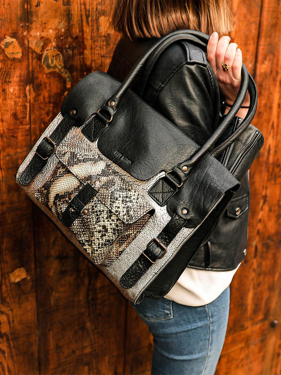 foto-bolso-bandolera-cuero-mujer-plateado-negro-lerive-gauche-m-pitón-plateado-negro-paul-marius-w01m-p-s-b