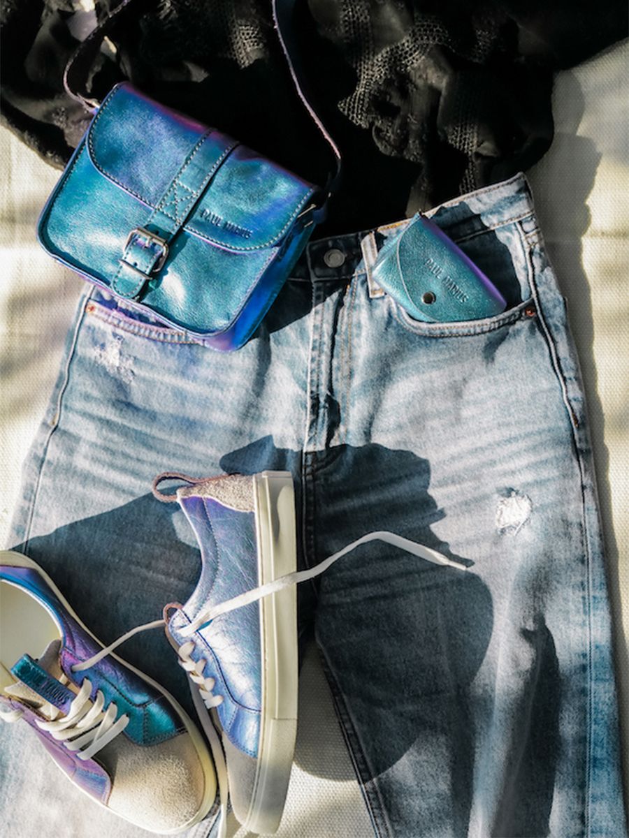 foto-material-bolso-bandolera-cuero-mujer-azul-lessentiel-scarabee-paul-marius-m21-p-blu