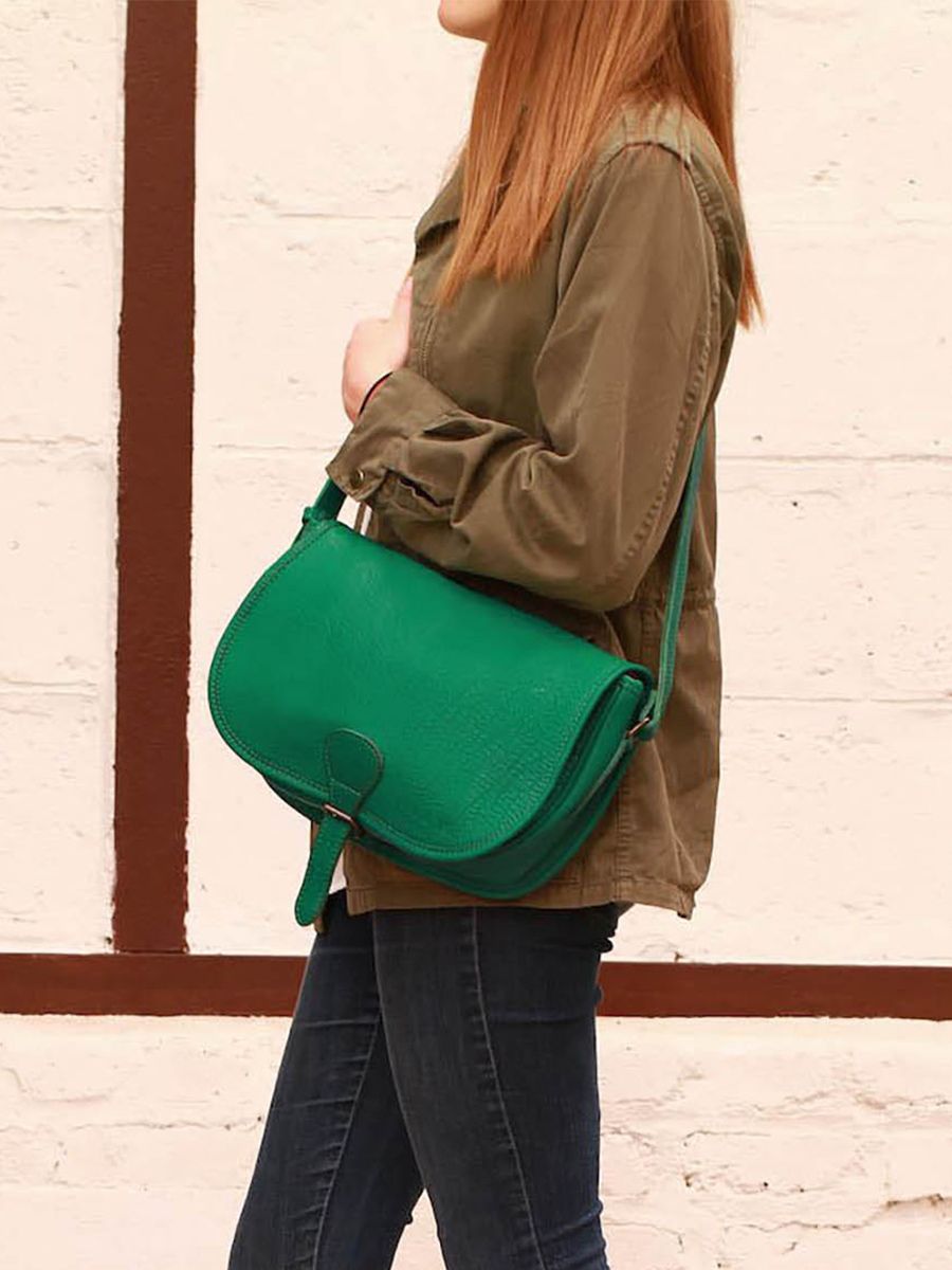 foto-vista-frontal-bolso-bandolera-cuero-mujer-verde-levagabond-verde-jungle-paul-marius-m44l-gr