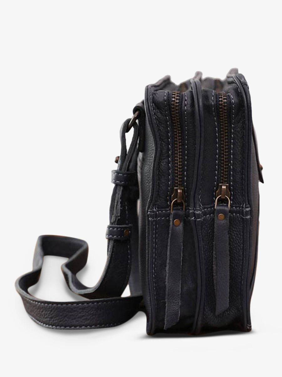 foto-vista-lateral-bolso-bandolera-cuero-mujer-azul-legraphique-azul-tinta-paul-marius-w17-db