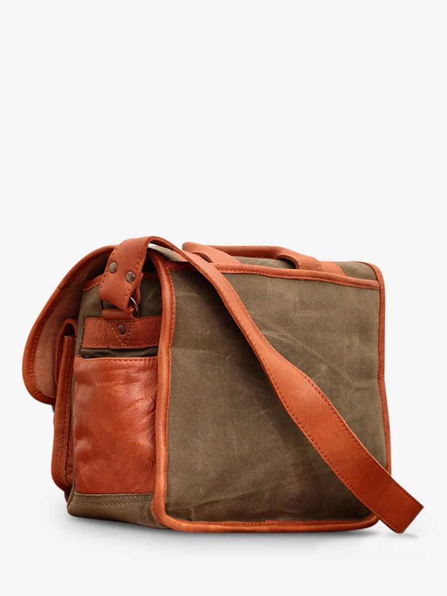 foto-vista-posterior-bolsa-fotográfica-cuero-argentique-verde-lepetitreporter-lona-verde-caqui-paul-marius-m10-gc