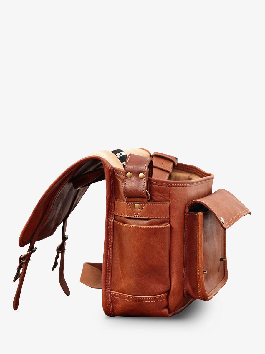 foto-vista-lateral-bolsa-foto-cuero-argentique-marron-lepetitreporter-natural-paul-marius-m10-l