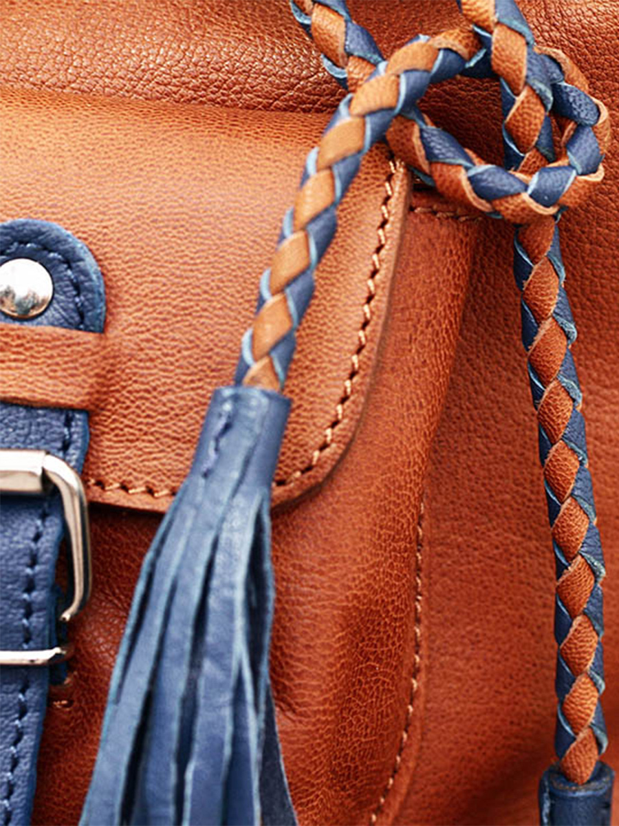 foto-vista-trasera-bolso-cubo-cuero-mujer-marrón-azul-leflâneur-natural-azul-paul-marius-m303-b-l