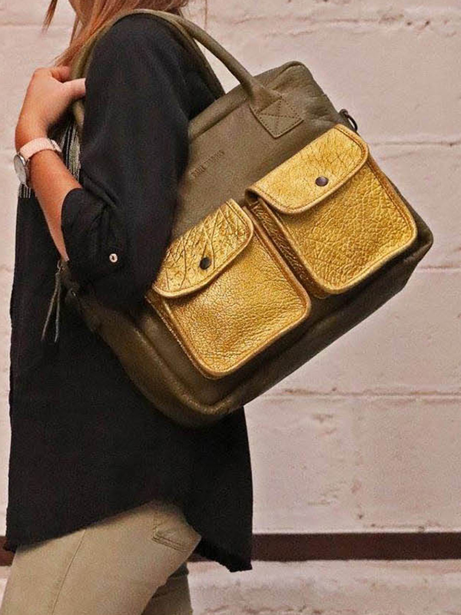 foto-bolso-portadocumentos-cuero-mujer-verde-kaki-ledandy-kaki-dorado-paul-marius-w04-k-g