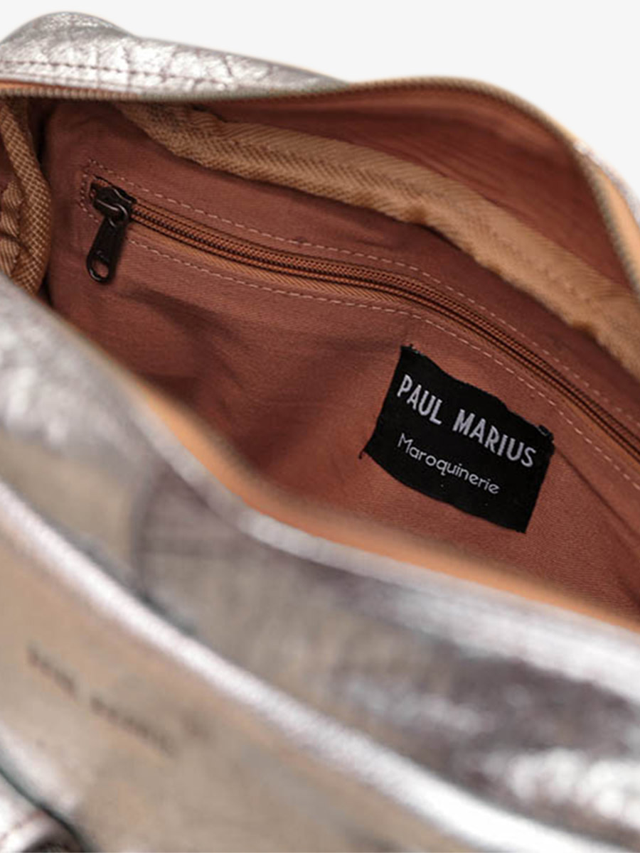 foto-interior-portadocumentos-cuero-mujer-plateado-ledandy-ámbar-plateado-paul-marius-w04-bs