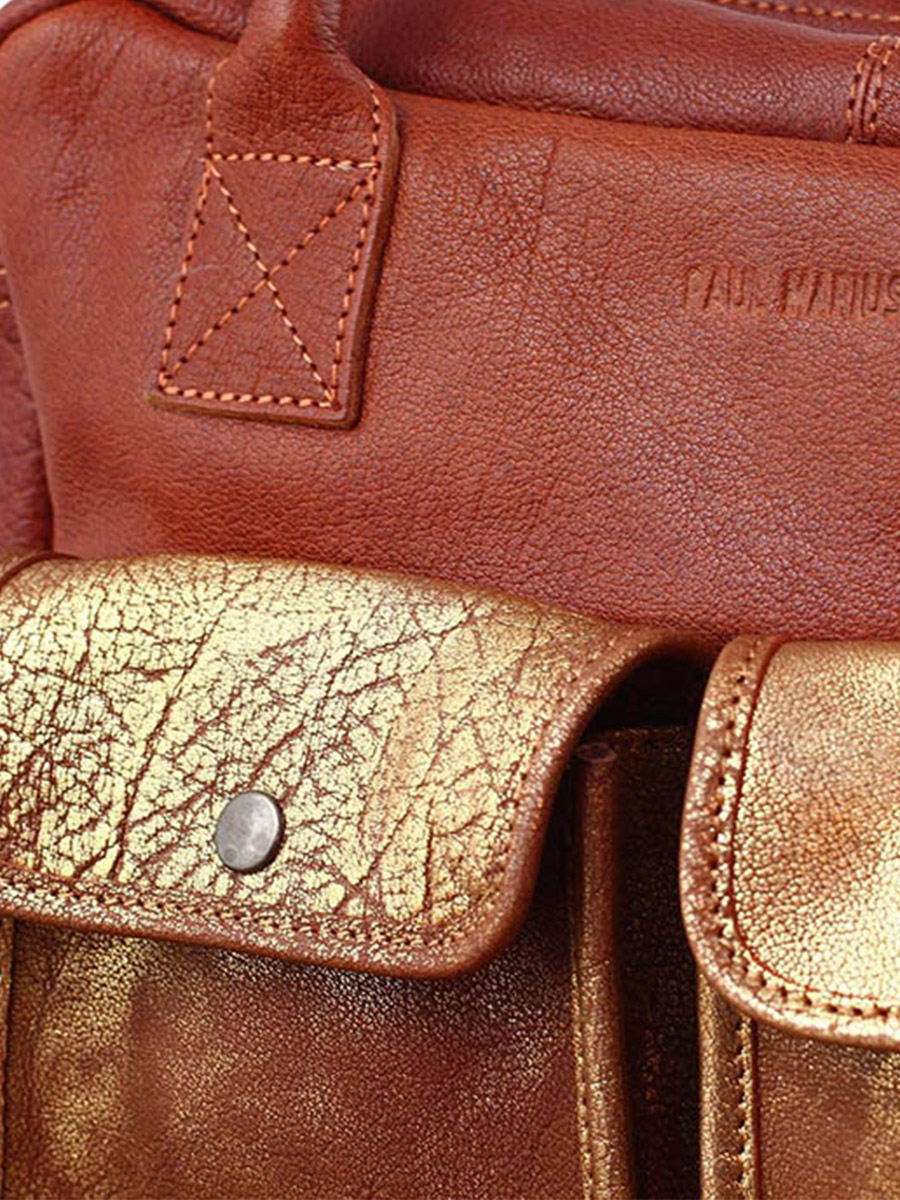 foto-material-portadocumentos-cuero-mujer-marrón-dorado-ledandy-natural-dorado-paul-marius-w04-l-g