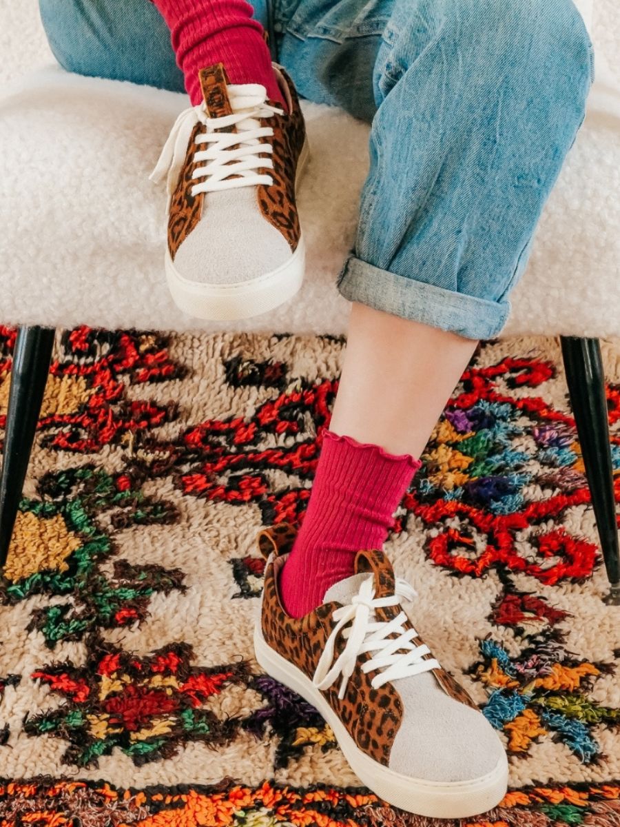 foto-vista-lateral-zapatillas-mujer-cuero-leopardo-blanco-pm002-leopard-natural-blanco-paul-marius-pm002-lp-l-w-s36