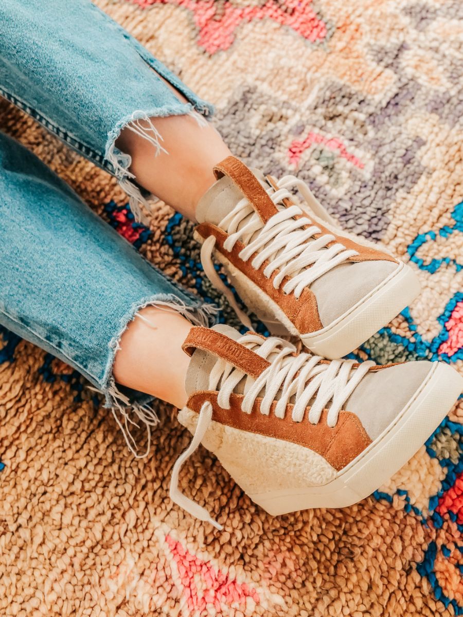 foto-vista-lateral-zapatilla-deportiva-mujer-cuero-marrón-pm001-natural-paul-marius-pm001-sh-w-ol-s35