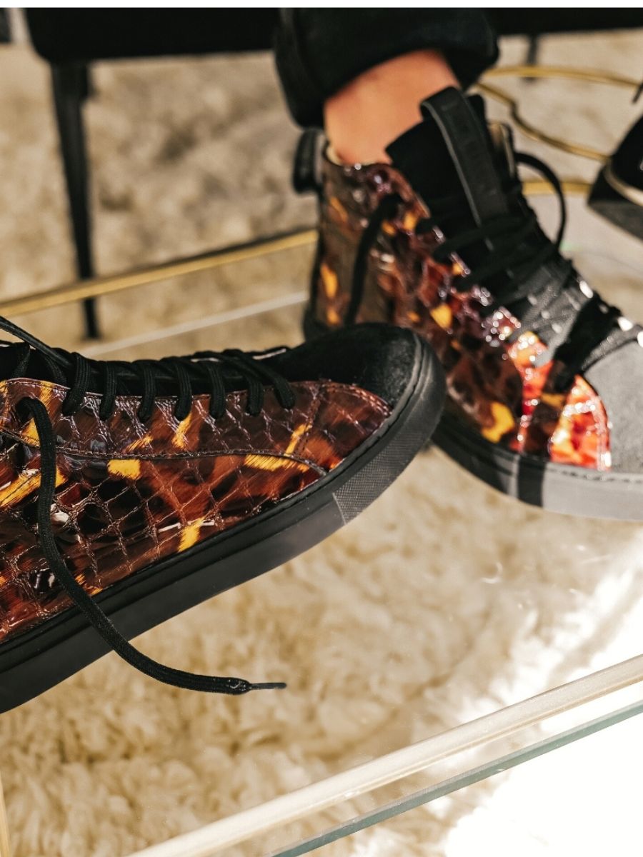 foto-de-las-zapatillas-de-mujer-de-cuero-marrón-pm001-caimán-ámbar-barnizado-paul-marius-pm001-c-am-s36