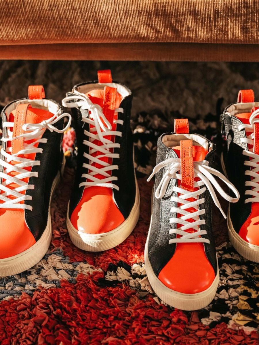 foto-vista-lateral-zapatilla-deportiva-mujer-cuero-naranja-pm001-neon-orange-paul-marius-pm001-neon-o-s36