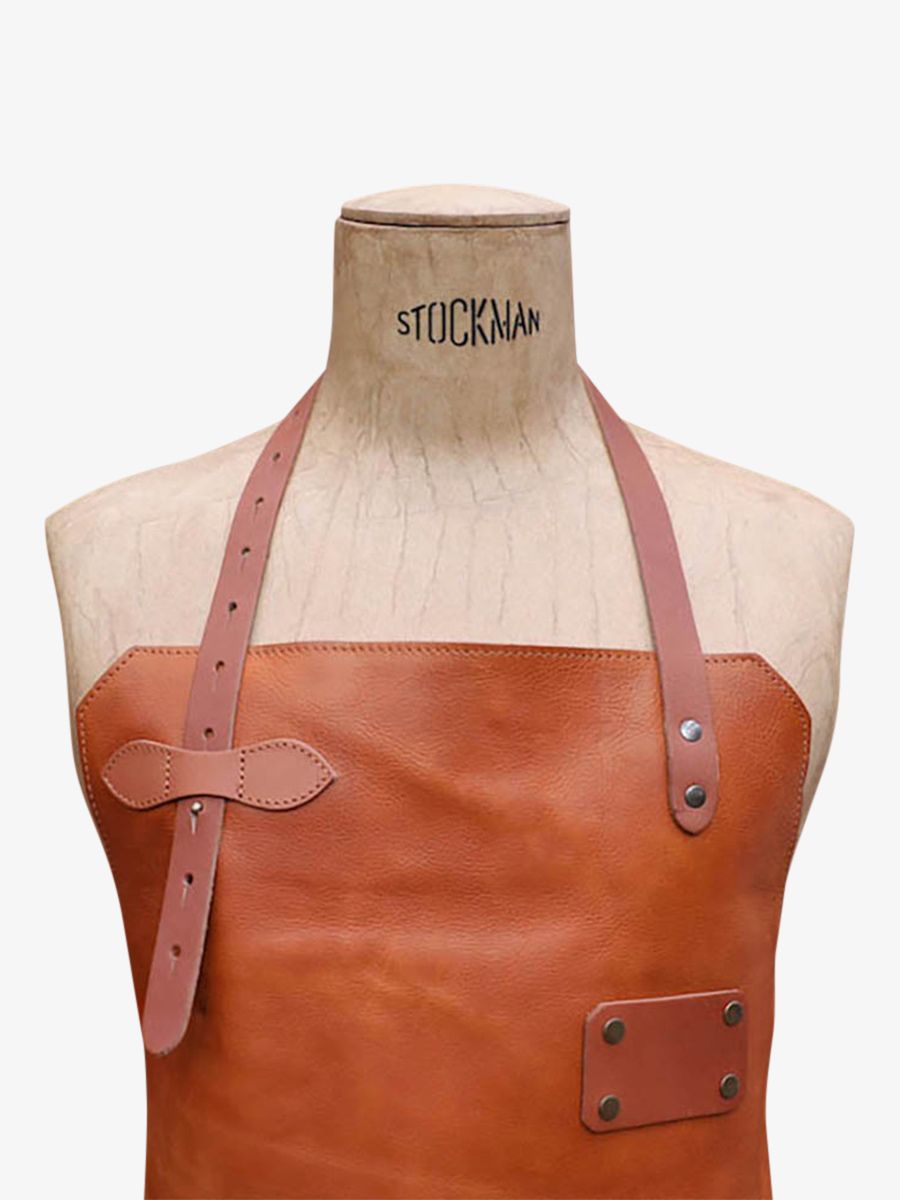 foto-material-delantal-cuero-jardinería-marrón-letablier-en-cuero-natural-paul-marius-apron-leather-l