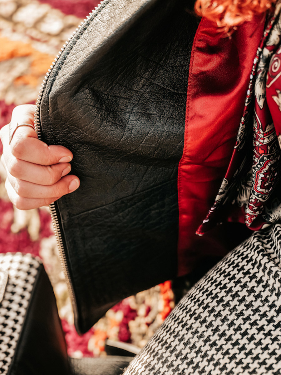 foto-interior-perfecto-cuero-mujer-plateado-negro-leperfecto-plateado-negro-paul-marius-wpj-s-b-s36