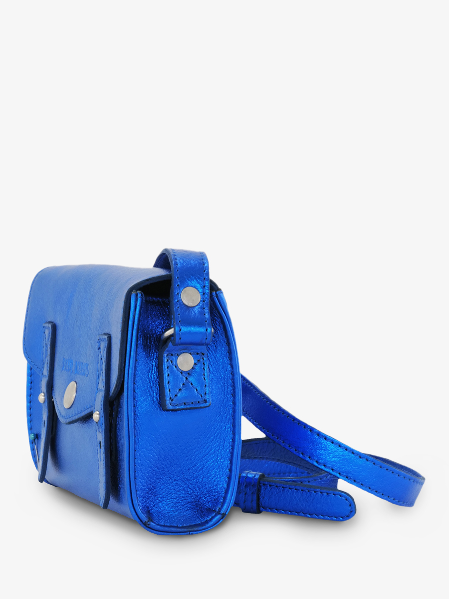foto-vista-lateral-bolso-bandolera-cuero-mujer-azul-le-mini-indispensable-ultraviolet-paul-marius