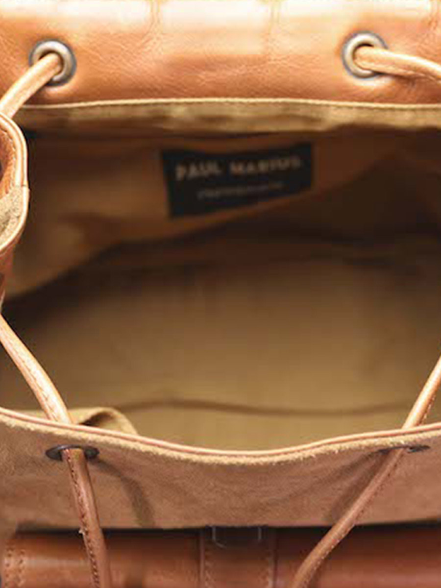 foto-interior-mochila-cuero-mujer-marron-beige-lebaroudeur-pampa-natural-tiza-paul-marius-m39-ol-cr