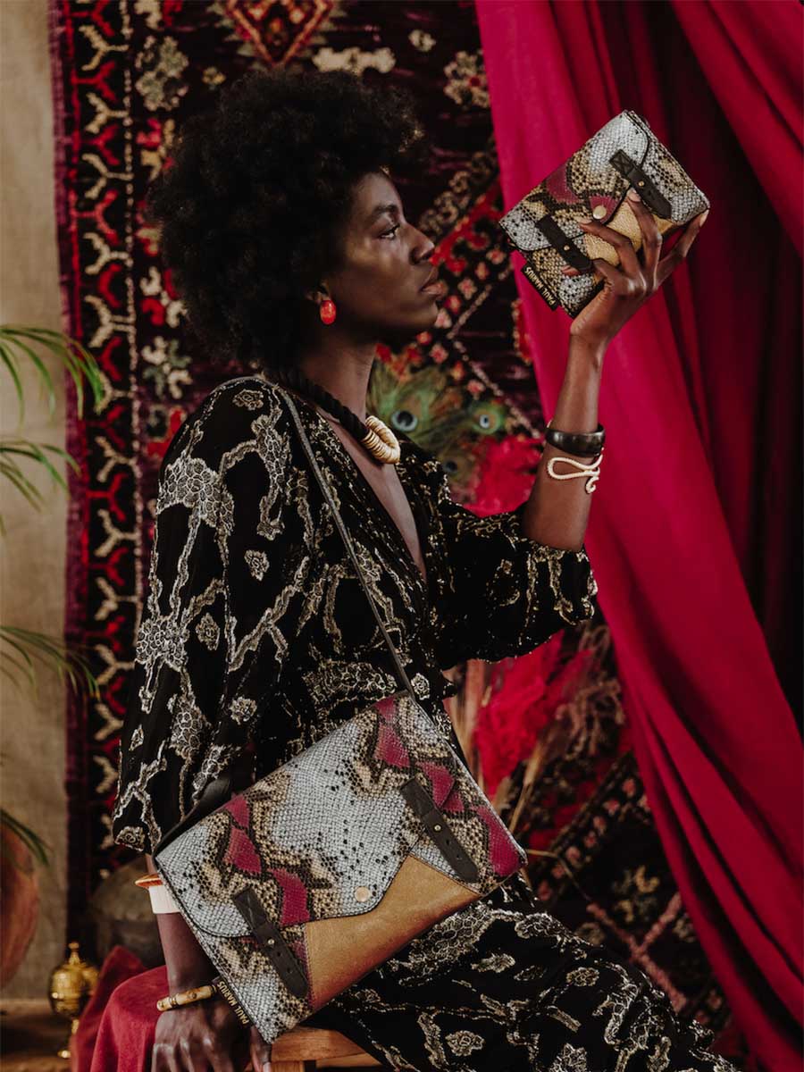 foto-vista-lateral-bolso-bandolera-de-cuero-para-mujer-el-mini-indispensable-byzance-paul-marius-w08s-byz