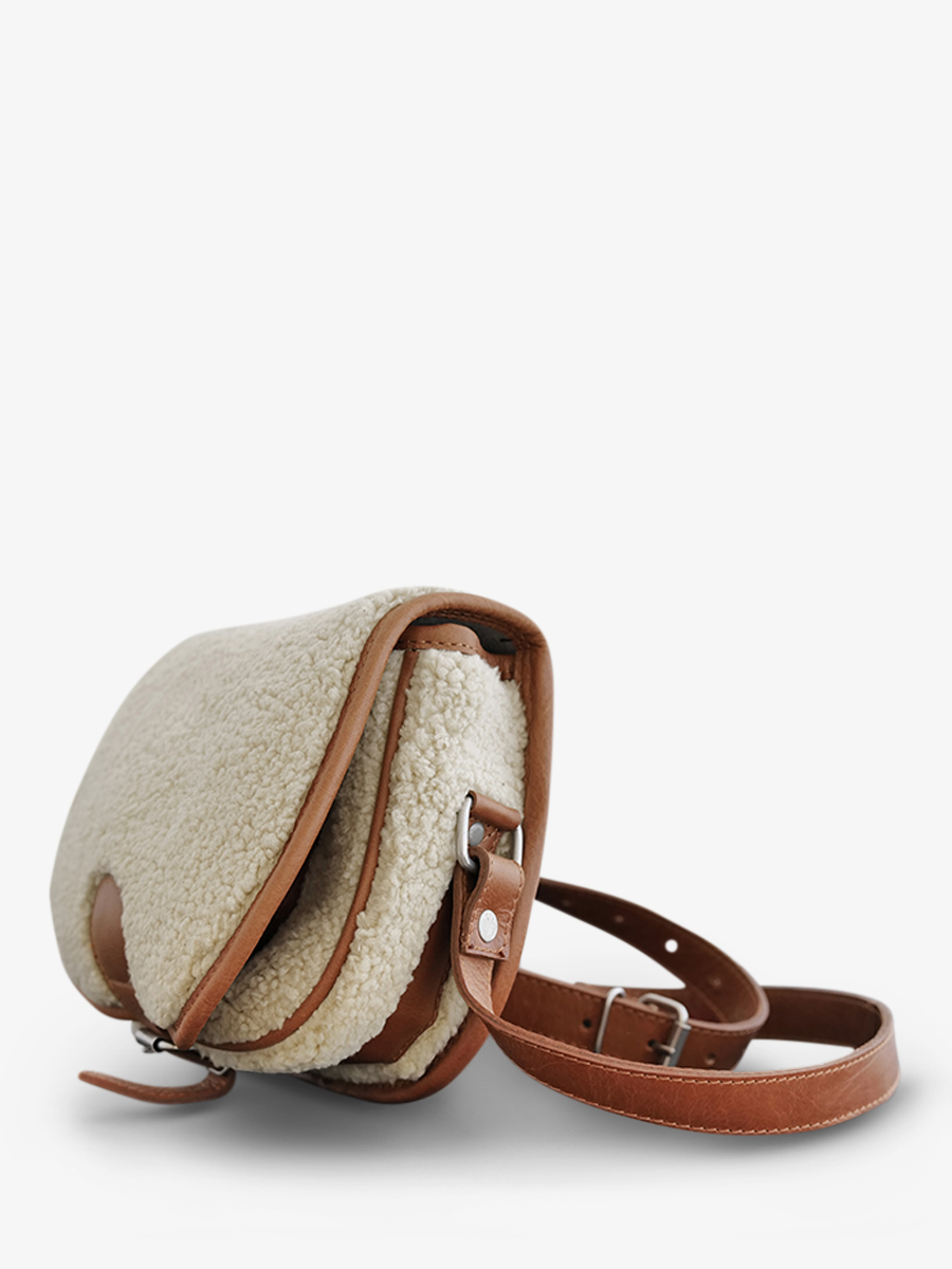 foto-vista-lateral-bolso-bandolera-cuero-mujer-marrón-himalaya-paul-marius-lebohemien