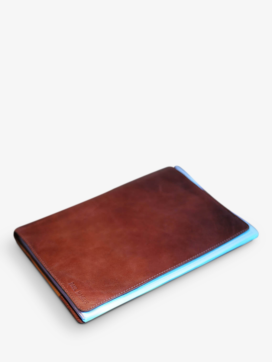 foto-vista-lateral-protector-cuaderno-cuero-marrón-le-protege-cahier-a4-naturel-paul-marius-lcba4