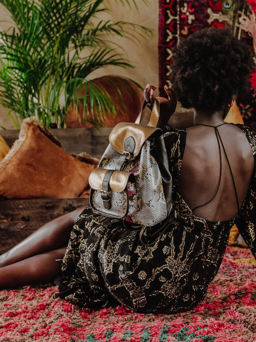 foto-vista-lateral-mochila-de-cuero-mujer-lebaroudeur-byzance-paul-marius-m40-byz